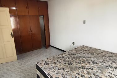 Casa &agrave; venda - 200m&sup2; - CENTRO