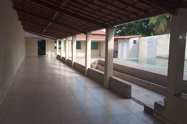 Casa &agrave; venda - 450m&sup2; - Centro