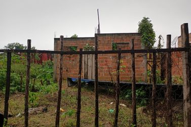 Terreno &agrave; venda - 140m&sup2; - Centro