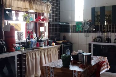 Casa &agrave; venda - 300m&sup2; - Centro