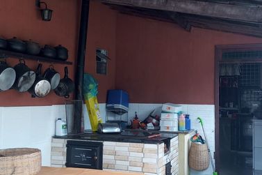 Casa &agrave; venda - 300m&sup2; - Centro
