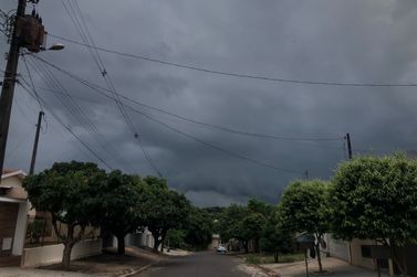 Após dias de calor, temperaturas caem e chuvas chegam em Cruzeiro do Oeste