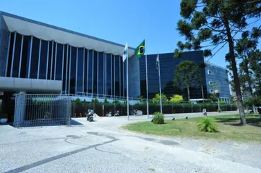 Assembleia Legislativa do Paraná abrirá concurso com salários de até R$ 33 mil