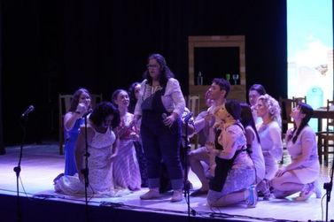 Musical &lsquo;Mamma Mia&rsquo; agita o Shopping de Umuarama neste s&aacute;bado