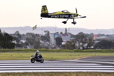 2&ordm; Umuarama Airshow promete espet&aacute;culo de manobras a&eacute;reas no fim de semana
