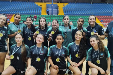 Mariluz &eacute; vice-campe&atilde; da Copa Oeste de Handebol em Toledo