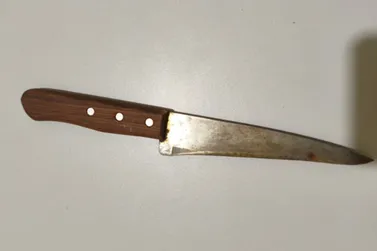 Homem &eacute; preso ap&oacute;s esfaquear v&iacute;tima durante briga em churrasco