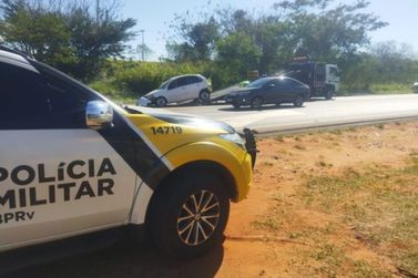 PR-323: colis&atilde;o entre quatro ve&iacute;culos deixa dois feridos