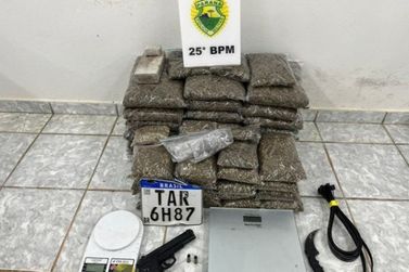 Opera&ccedil;&atilde;o recupera bens furtados e apreende mais de 17 kg de maconha