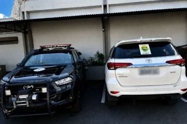 Hilux furtada &eacute; recuperada ap&oacute;s dona receber mensagem an&ocirc;nima