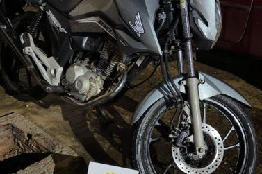 Motocicleta &eacute; apreendida ap&oacute;s abordagem a condutor sem CNH 