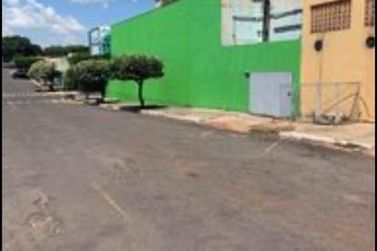 Sal&atilde;o Comercial para alugar - 490m&sup2; - centro