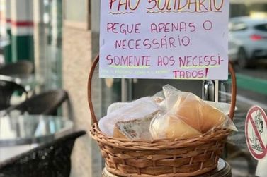 Padaria de Santa Catarina deixa cesta de pães fresquinhos para pessoas carentes