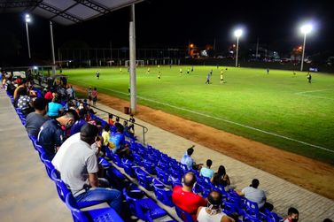 Douradina inaugura arquibancada e iluminação do Estádio Municipal
