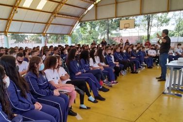 Projeto orienta estudantes sobre o bullying nas escolas de Douradina