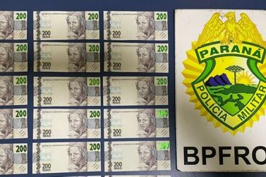 Jovens são presos com R$ 4 mil em notas falsas após recebê-las pelo correio