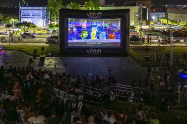 Douradina ter&aacute; cinema ao ar livre com tel&atilde;o gigante, filmes e pipoca gr&aacute;tis
