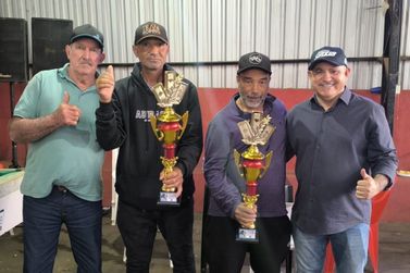 Torneio de Truco re&uacute;ne 50 duplas e homenageia pioneiro em Vila Formosa