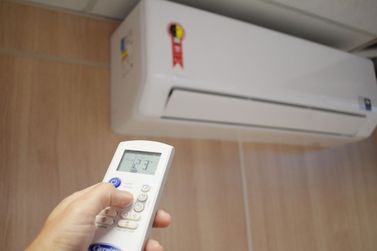 Ver&atilde;o faz conta de luz pesar mais no bolso dos douradinenses