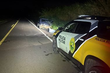 Motorista fica ferida ap&oacute;s colis&atilde;o entre carro e caminh&atilde;o na PR-482 em Maria Helena