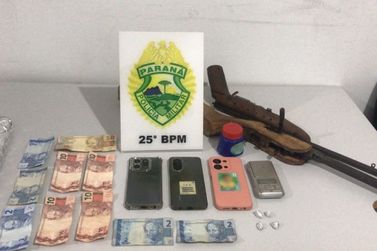 PM prende quatro pessoas por tr&aacute;fico de drogas e apreende armas em Icara&iacute;ma