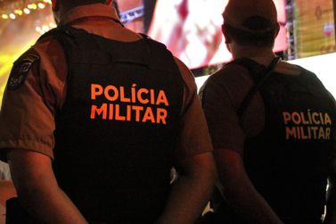 Ap&oacute;s desentendimento, mulher tem carro e pertences levados pelo namorado em Douradina