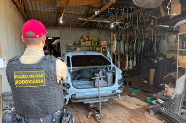 BPRv recupera Jetta furtado durante desmanche em barrac&atilde;o em Umuarama