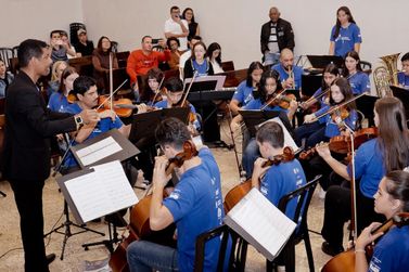 Concerto da Orquestra Escola Alfredo Gazin emociona p&uacute;blico em Douradina