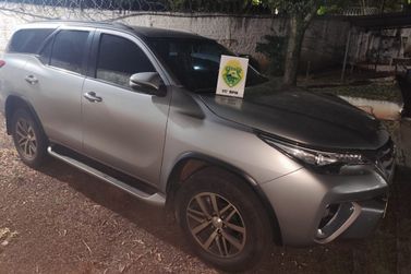 Hilux SW4 furtada em Umuarama &eacute; recuperada pela PM em Alto Para&iacute;so