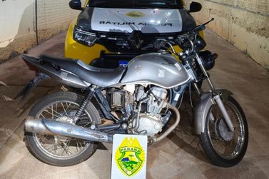 Moto furtada &eacute; encontrada ca&iacute;da &agrave;s margens da PR-180, em Rondon
