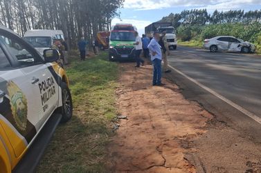 Tr&ecirc;s pessoas ficam feridas em acidente na PR-492, em Para&iacute;so do Norte
