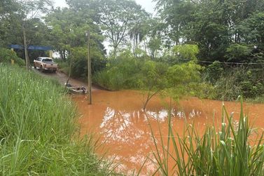 Rio Iva&iacute; sobe mais dois metros e j&aacute; acumula eleva&ccedil;&atilde;o de 11 metros em Douradina