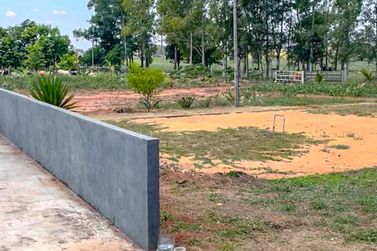 Ch&aacute;cara &agrave; venda - 5247m&sup2; - Serra dos Dourados 