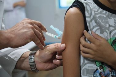 Vacinação contra dengue alcança 14% das crianças de 10 a 14 anos