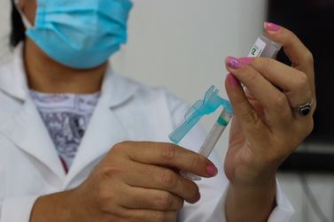 Com desabastecimento, saúde centraliza disponibilidade de vacinas contra Covid
