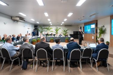 Evento na Itaipu reúne especialistas do setor elétrico de 14 países