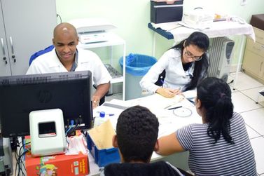 Unidades de saúde ampliam atendimento até as 22 horas para casos de dengue