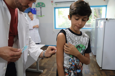 Campanha de vacinação nas escolas e Cmeis começa nesta segunda-feira (14)