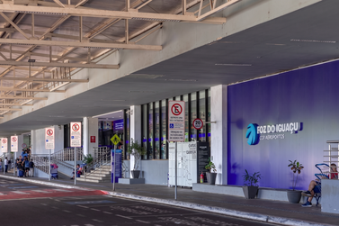 Aeroporto de Foz ter&aacute; vacina&ccedil;&atilde;o gratuita para passageiros e funcion&aacute;rios nesta quarta