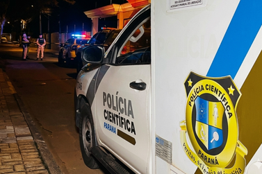 Assaltante morre ap&oacute;s morador reagir a invas&atilde;o durante roubo em casa no Jardim Igua&ccedil;u