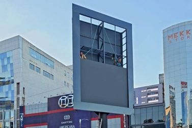 Paraguai come&ccedil;a a retirar pain&eacute;is de LED ap&oacute;s caso que gerou revolta em Ciudad del Este 