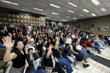 Servidores de Foz rejeitam proposta salarial e mant&ecirc;m press&atilde;o sobre a Prefeitura