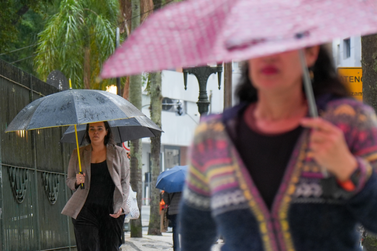 Foz entra em semana de instabilidade ap&oacute;s quase 40 mm de chuva e registro de granizo
