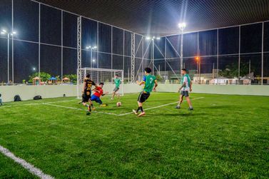 Foz j&aacute; tem seis "Meu Campinho" e incentiva crian&ccedil;as a trocarem as telas pelo esporte