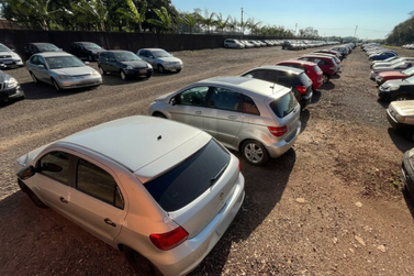 Foztrans coloca 420 ve&iacute;culos e sucatas em leil&atilde;o com lances a partir de R$ 800