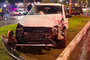 Motorista &eacute; preso por embriaguez ap&oacute;s se envolver em acidente na Avenida Paran&aacute;