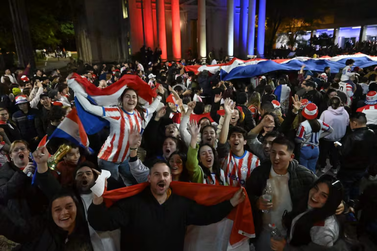Santiago Pe&ntilde;a decreta feriado nacional ap&oacute;s classifica&ccedil;&atilde;o do Paraguai &agrave;s oitavas