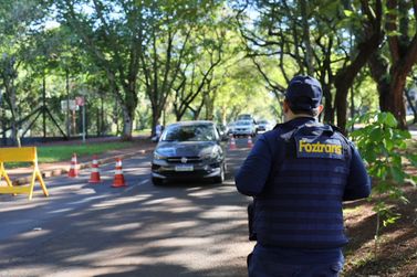 Ve&iacute;culos estrangeiros acumulam mais de R$ 42 milh&otilde;es em multas em Foz do Igua&ccedil;u