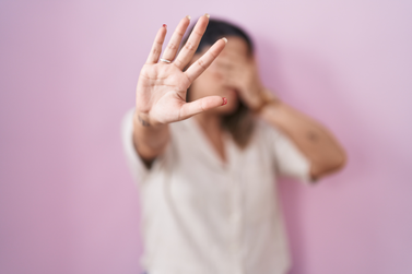 Foz promove caminhada contra o feminic&iacute;dio e convida popula&ccedil;&atilde;o a vestir branco
