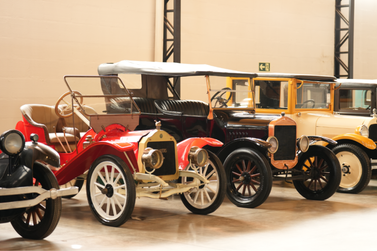 Museu Foz Cars amplia hor&aacute;rio nas f&eacute;rias e re&uacute;ne mais de 140 ve&iacute;culos hist&oacute;ricos